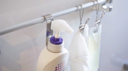 The shampoo slime is solved by hanging it. Ceria "Bottle Hanging Hook" that makes pump bottles hook specifications