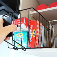 3COINS「持ち手付きバスケット」でキッチンの棚を整理--すっきり収納＆出し入れも便利に
