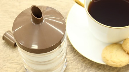 スプーン1杯分の砂糖を簡単に量る♪ コーヒーや料理に役立つ「ワンタッチ シュガーポット」