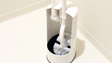 Clean the drain and the back of the edge-"2 in 1 toilet brush" that removes dirt with two types of brushes