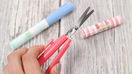 It looks like cosmetics and is cute! Daiso "Portable Scissors"