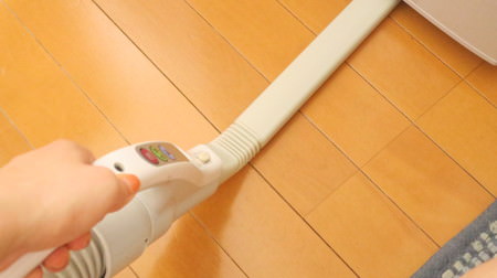 You can use the 100% vacuum cleaner attach nozzle! Clean up furniture gaps and dust under the refrigerator