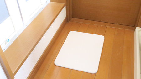 Quick-drying and no need to wash! Nitori's diatomaceous earth bath mats are excellent -- under 1,000 yen for a mini size