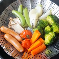 ダイソーの250円蒸し器で冬の野菜不足解消！いつもの鍋で絶品蒸し野菜や肉まんが作れるよ
