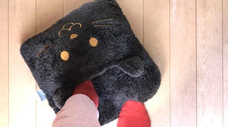 A fluffy cushion that prevents your feet from getting cold! Daiso "Foot Warmer" is cute and excellent