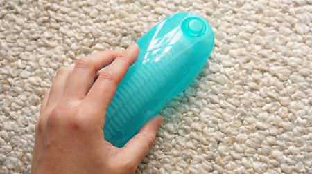 Economical to use repeatedly! Ceria's Carpet Handy Cleaner is a trash can just by rolling