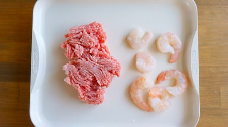 魔法みたい…！肉や魚がスピーディーに解凍できる「解凍皿クイッ君」--冷凍にも使えて保存上手に
