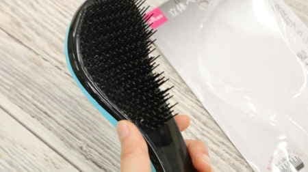 Hair is smooth for 100 yen! Daiso's "three-dimensional hairbrush" has a "long and short three-stage design" that makes it smooth and smooth.
