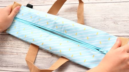 Folds up at once and is compact ♪ "Shupatto" cold storage bag--Convenient for lunch boxes and shopping, also for camping drinks