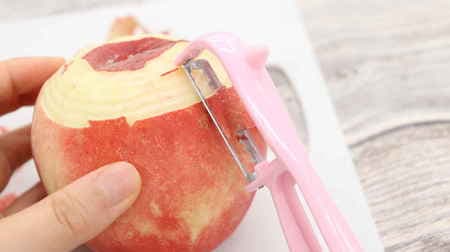 Peach and tomato skins that are hard to peel off! "Momo Toma Peeler" is convenient in summer