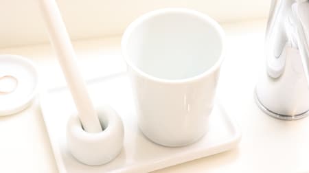 Make the wash basin white like a hotel--Mujirushi "white porcelain series" cups and toothbrush stands