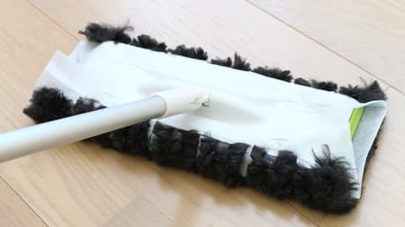 Clean the floor thoroughly to the corners--"Quickle Wiper Mofumofu Sheet" that removes dust with long hair