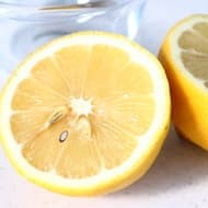 果汁をたっぷり取れる♪レモンの簡単な絞り方--電子レンジ×フォークで絞り器いらず
