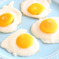 【可愛い】ミニ目玉焼きが2個できる♪ 冷凍卵のレシピ -- 新鮮な卵＆しっかり加熱で