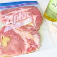 【レシピ】便利でおいしい！豚肉の下味冷凍 -- にんにくオイルで風味豊か＆しっとりに