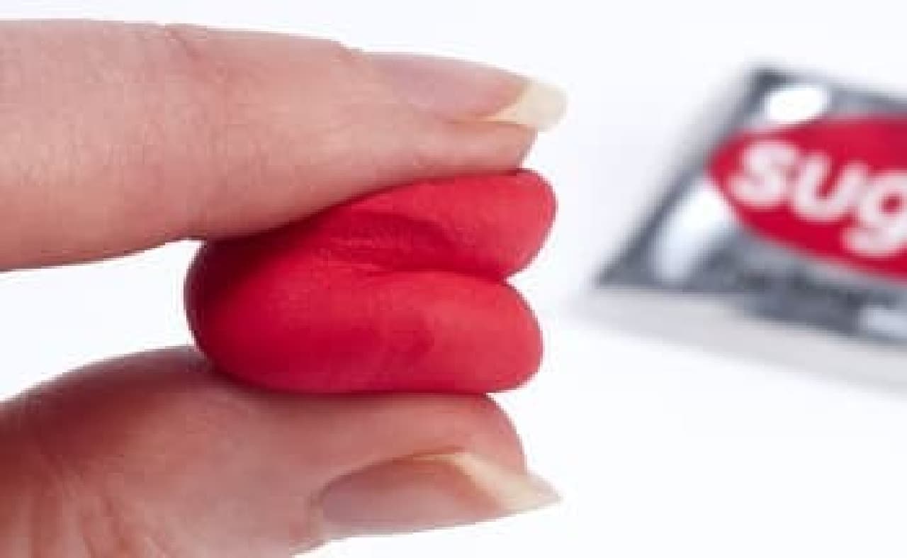 New material "sugru" that sticks to anything (Source: sugru website)