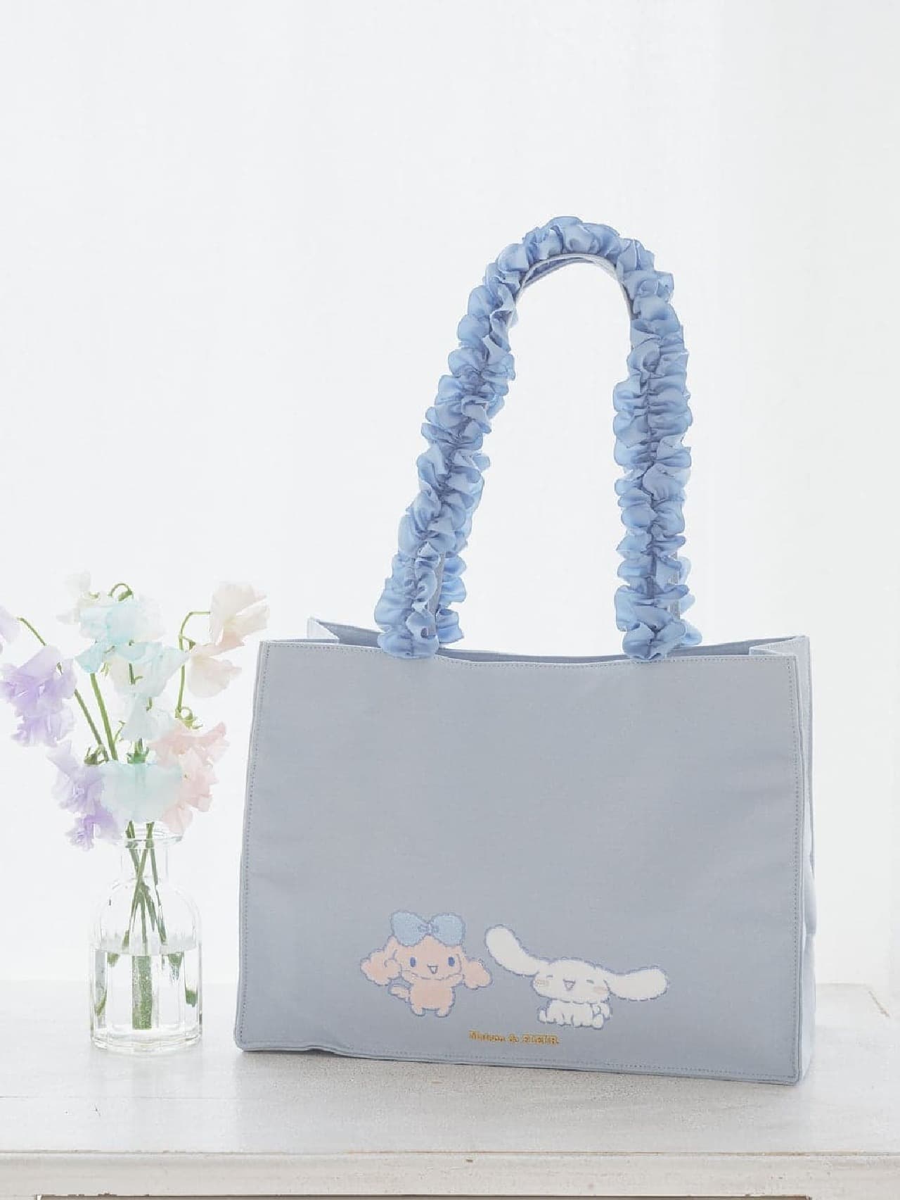 Maison de FLEUR will start accepting orders for Sanrio's Cinnamoroll special collection from March 6th. Featured items such as tote bags and pouches are now available Image 3